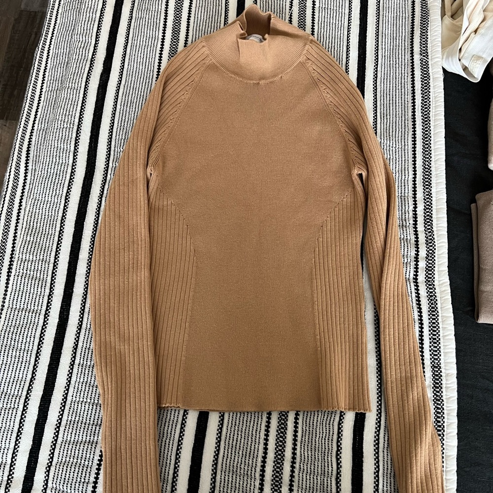 LIKE NEW- Who What Wear Sweater